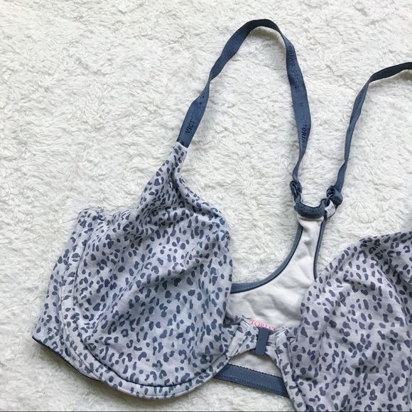 Victoria’s Secret Gray Cheetah Front Clasp Bra - Picture 3 of 7